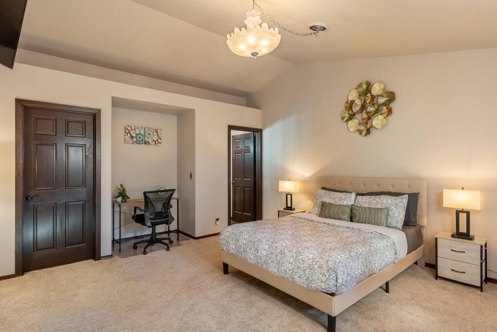 Comfy 4B/2B Home Near Dunes & Ocean! Pet Friendly! フローレンス エクステリア 写真