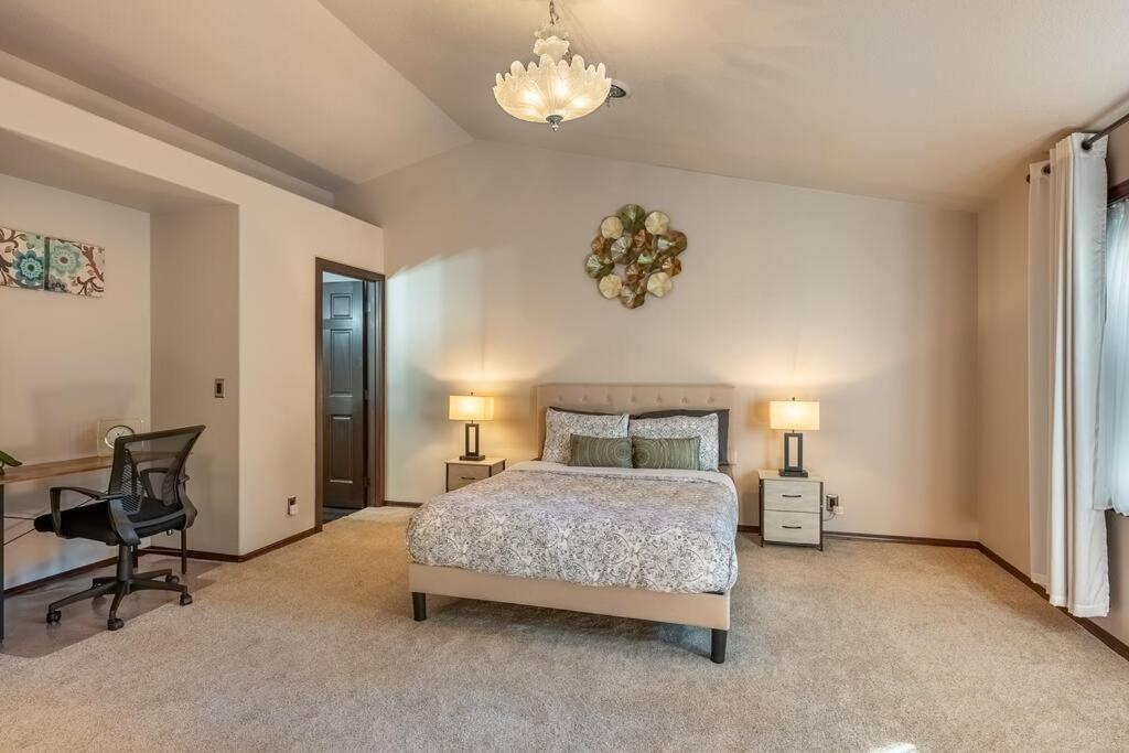 Comfy 4B/2B Home Near Dunes & Ocean! Pet Friendly! フローレンス エクステリア 写真