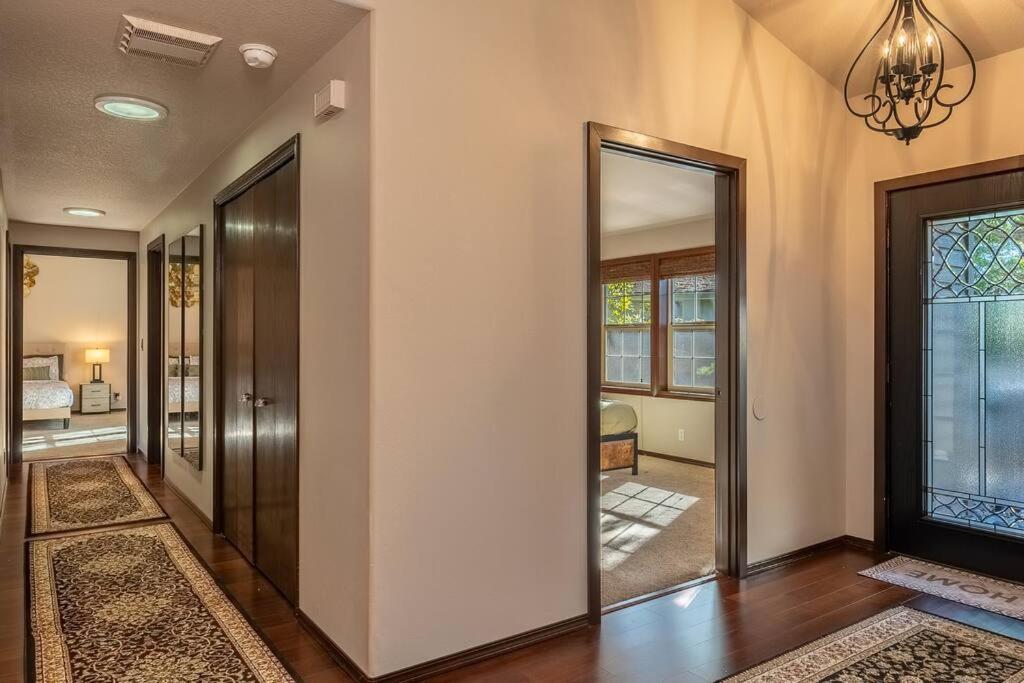 Comfy 4B/2B Home Near Dunes & Ocean! Pet Friendly! フローレンス エクステリア 写真